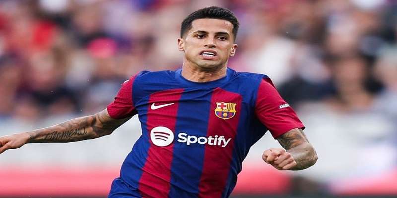 Barcelona Và Câu Chuyện Kỳ Kèo Mức Giá Ký Kết Với Cancelo 5 Cancelo đã chơi theo dạng ký mượn tại đội bóng trước đó